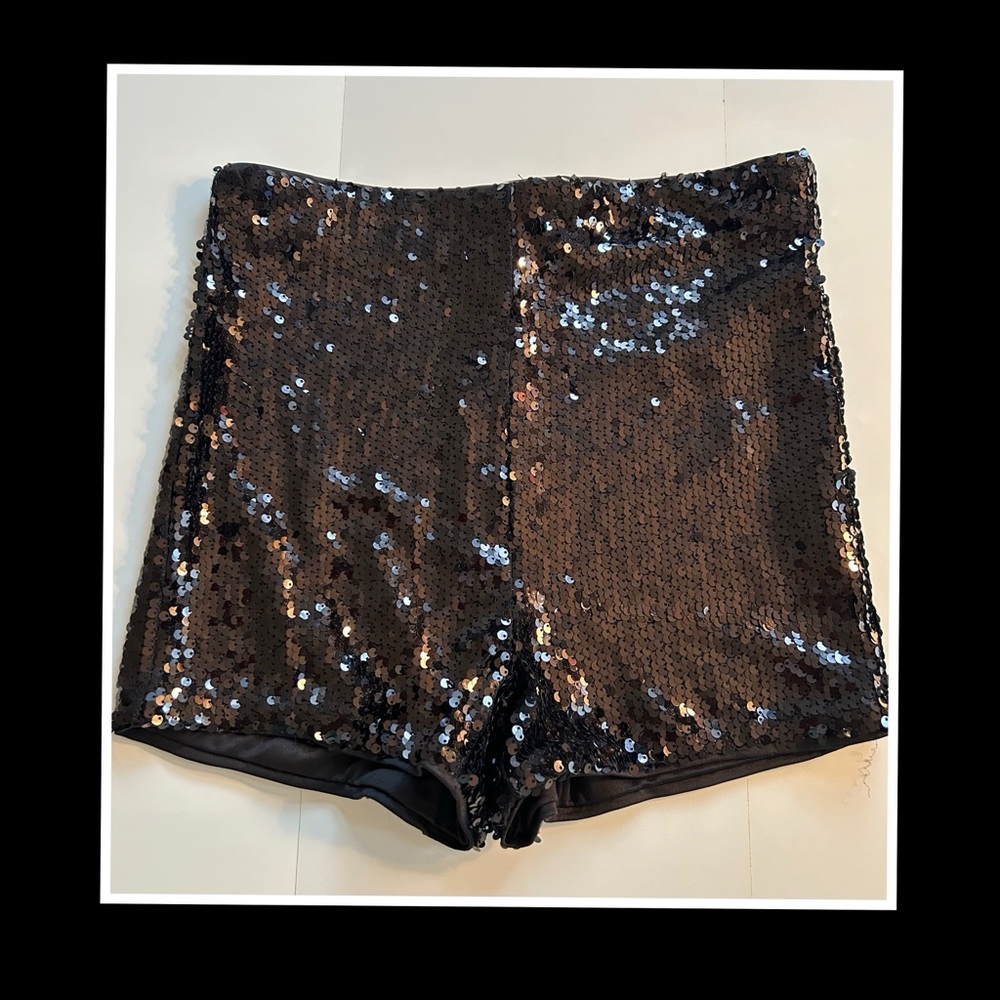FOREVER 21 SEQUIN SHORTS BLACK NWT MEDIUM